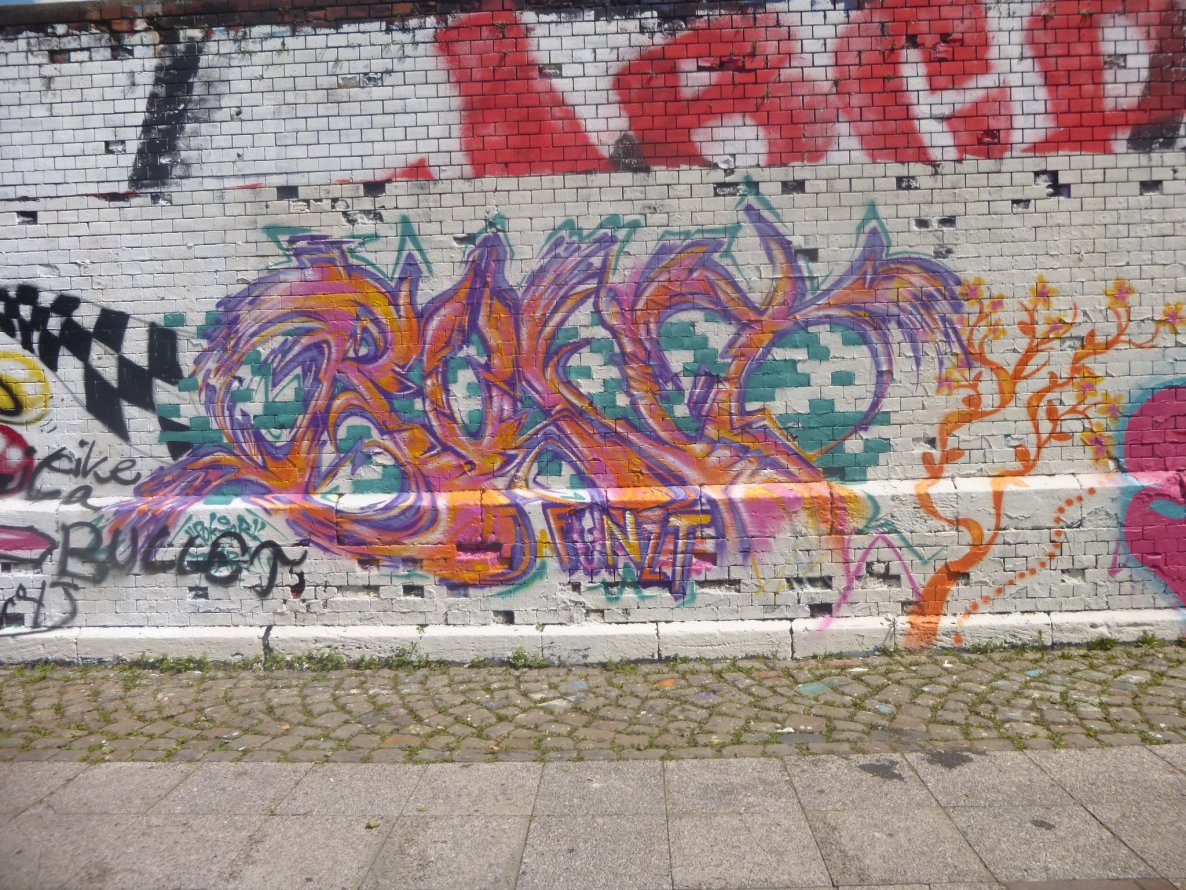 Graffiti Wall in Brunswick - Photo by Candyflip - bunt, pokz, braunschweig