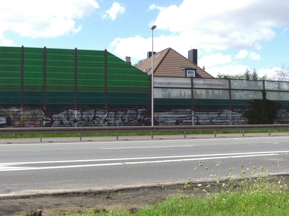 Graffiti Bombing in Magdeburg - Photo by Candyflip - oo, ohoh, sfo