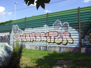 Graffiti Bombing in Magdeburg - Photo by Candyflip