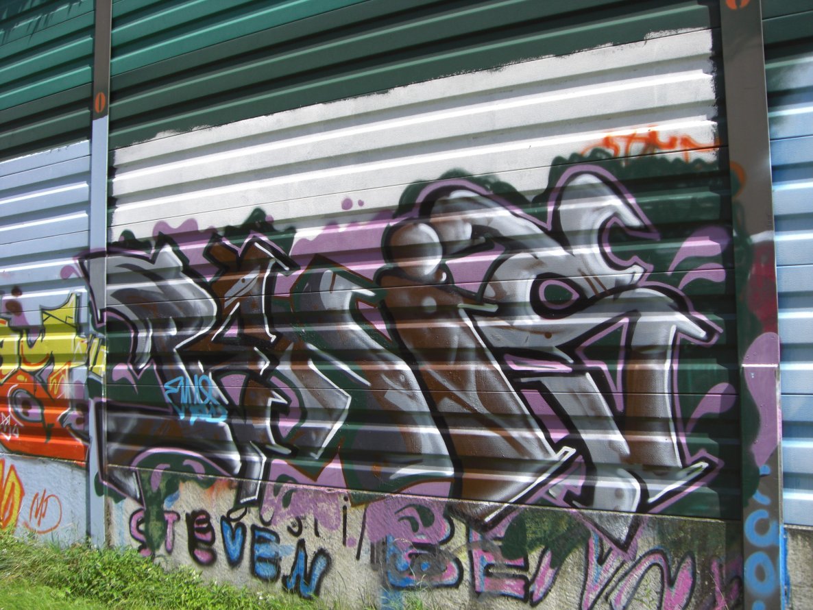 Graffiti Wall in Magdeburg - Photo by Candyflip - magdeburg, penis