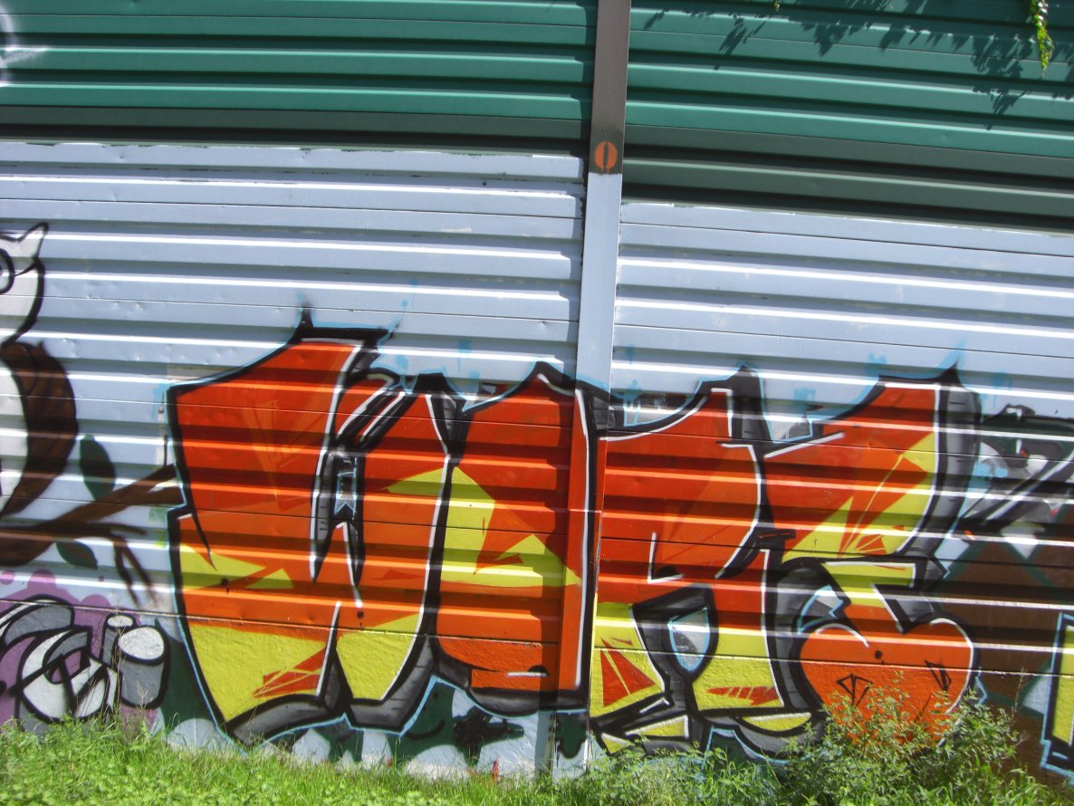 Graffiti Wall in Magdeburg - Photo by Candyflip - wort, magdeburg
