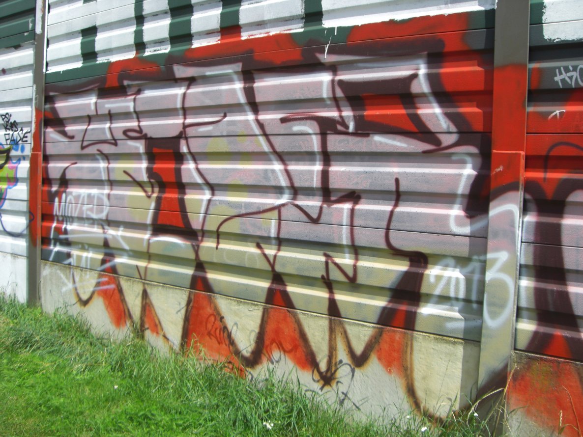 Graffiti Wall - Photo by Candyflip - Mozer