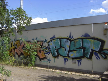 Graffiti Bombing in Magdeburg - Photo by Candyflip - arch, past, magdeburg