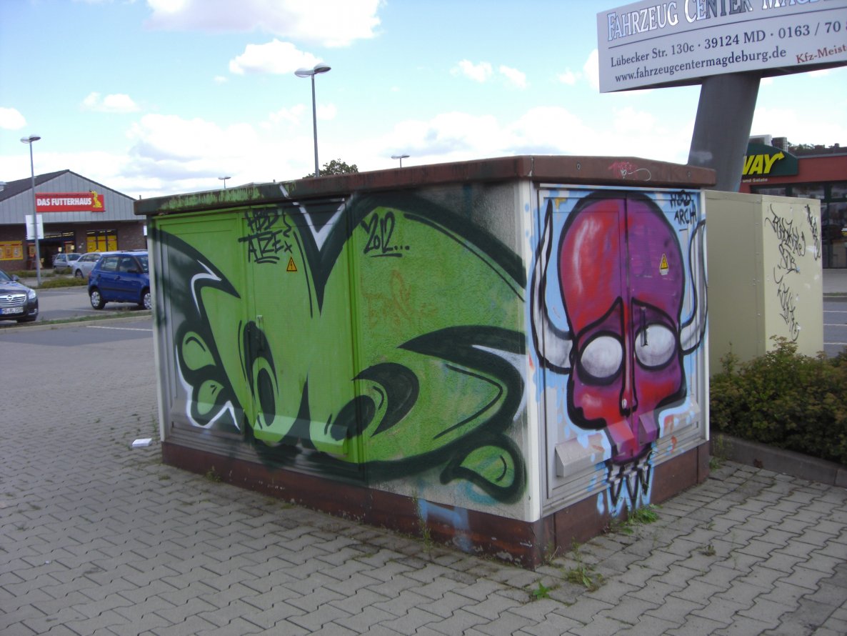 Graffiti Bombing in Magdeburg - Photo by Candyflip - oo, ohoh, hbd