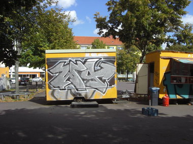 Graffiti Bombing in Magdeburg - Photo by Candyflip