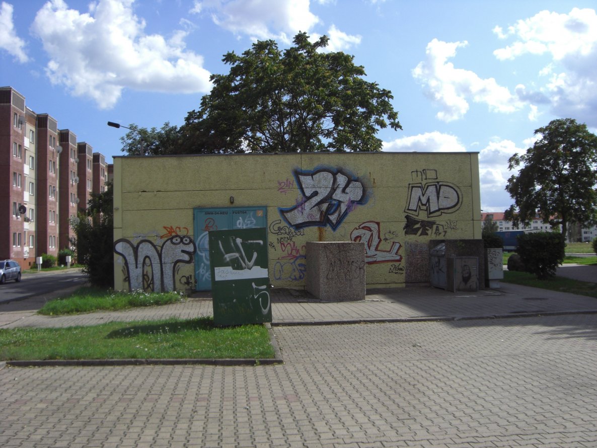 Graffiti Bombing in Magdeburg - Photo by Candyflip - nf, 24, md