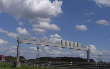 Graffiti Bombing in Barleben - Photo by Candyflip - ohoh, oo, magdeburg