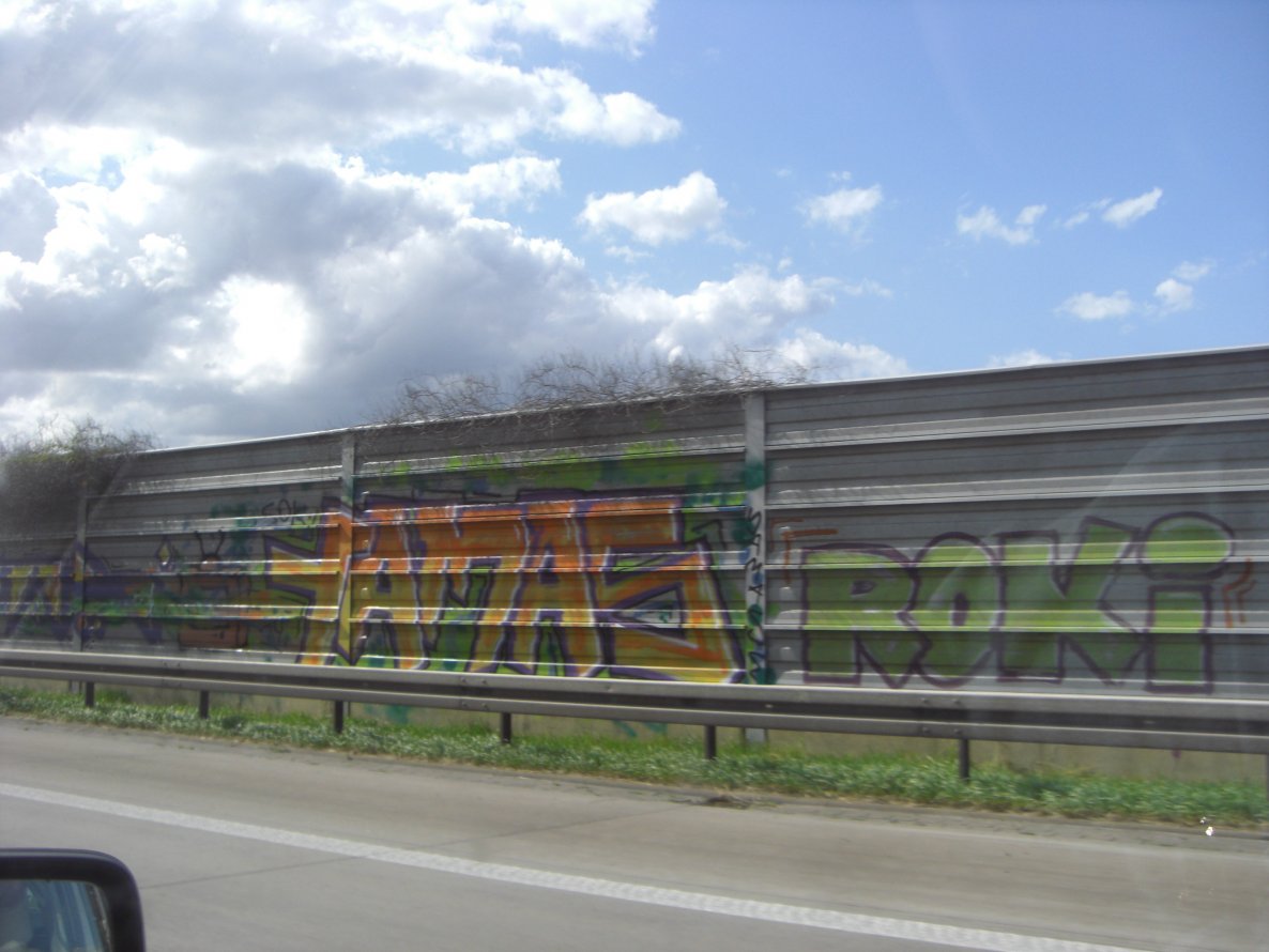 Graffiti Bombing in Magdeburg - Photo by Candyflip - yamas, magdeburg, a2