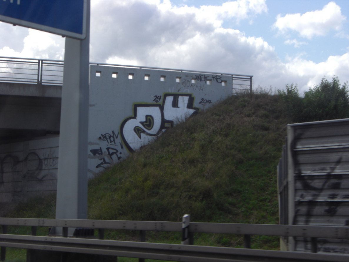 Graffiti Bombing in Hohe Börde - Photo by Candyflip - 24, magdeburg, a2