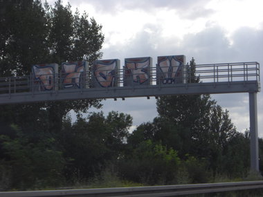 Graffiti Bombing in Hohe Börde - Photo by Candyflip - ohoh, oo, magdeburg