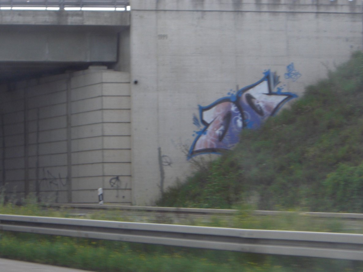 Graffiti Bombing in Hohe Börde - Photo by Candyflip - oo, ohoh, magdeburg