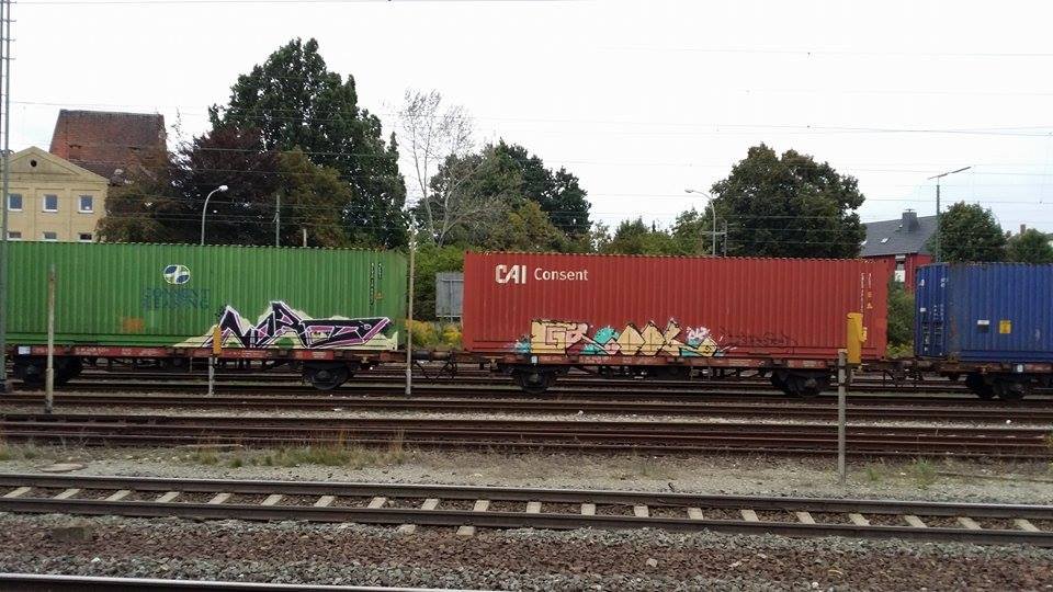 Graffiti Train in Brunswick - Photo by Candyflip - nord, gool?