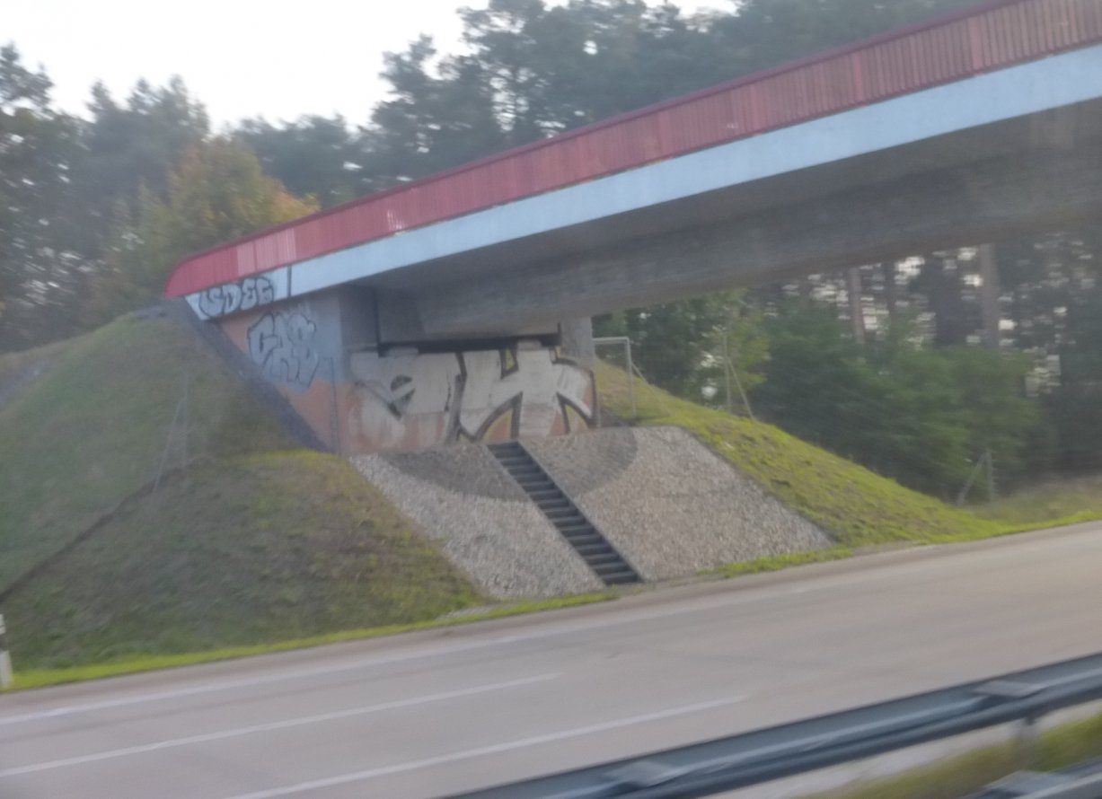 Graffiti Bombing - Photo by Candyflip - 94, 94er