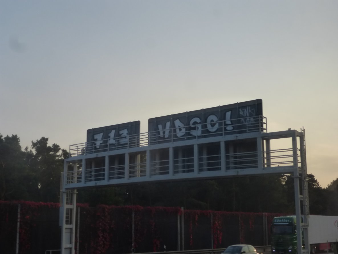 Graffiti Bombing in Berlin - Photo by Candyflip - 713, hbsc, hertha