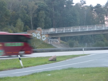 Graffiti Bombing - Photo by Candyflip - bsc, frs