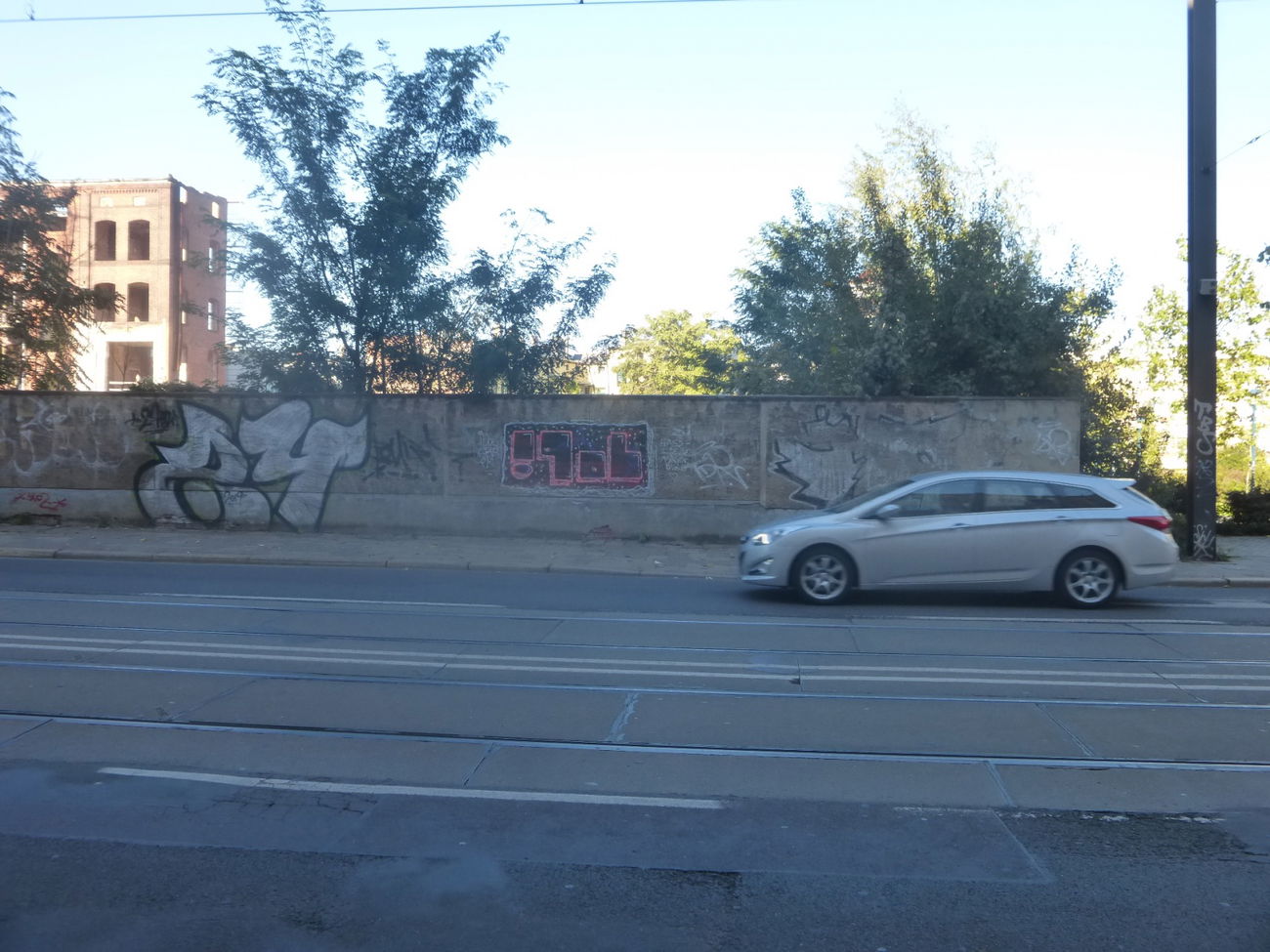 Graffiti Bombing in Magdeburg - Photo by Candyflip - 24, 24er, idol