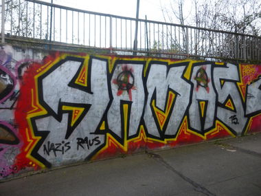 Graffiti Bombing in Magdeburg - Photo by Candyflip - yamas, sok, nazis (2015)