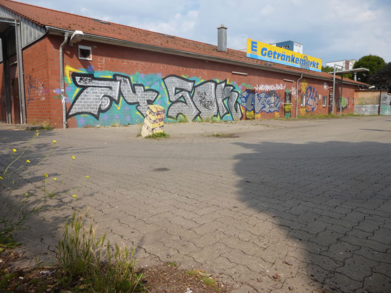 Graffiti Bombing - Photo by Candyflip - 24, sok