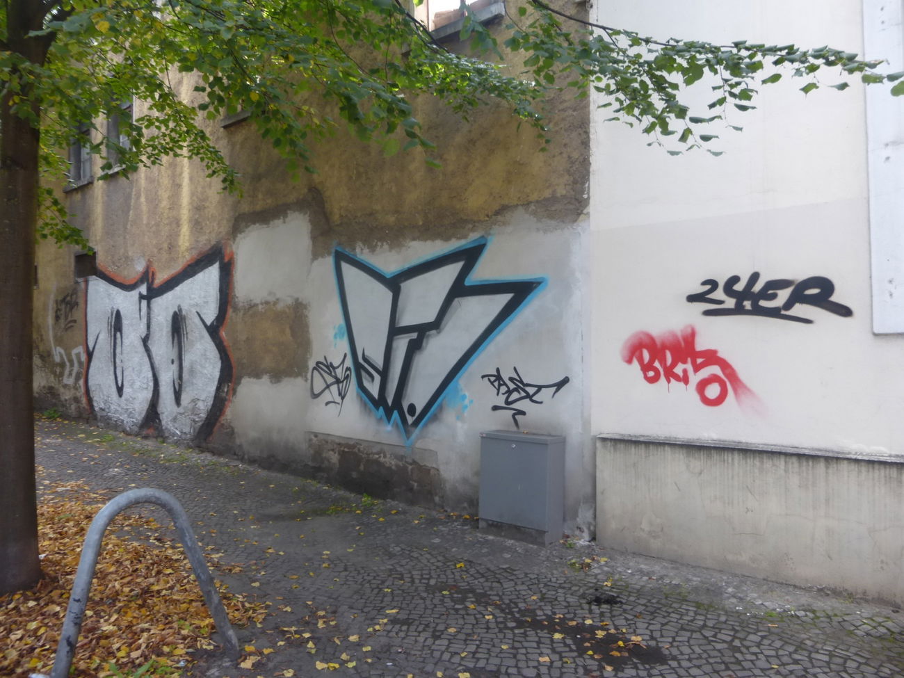Graffiti Bombing in Magdeburg - Photo by Candyflip - oo, ohoh.sfo