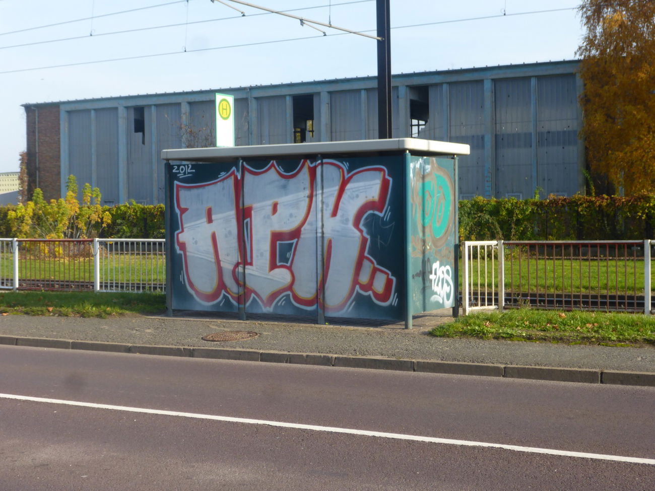 Graffiti Bombing in Magdeburg - Photo by Candyflip - apl, oo, ohoh (2012)