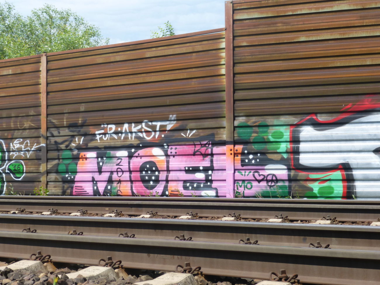 Graffiti Bombing in Deutschland - Photo by Candyflip - moel, braunschweig