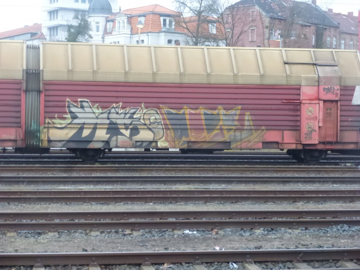 Graffiti Train - Photo by Candyflip