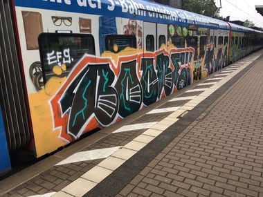 Graffiti Train - Photo by Candyflip