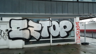 Graffiti Wall in Hamburg - Photo by Candyflip - zztop, hamburg
