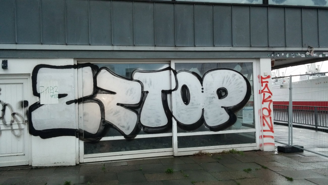 Graffiti Wall in Hamburg - Photo by Candyflip - zztop, hamburg