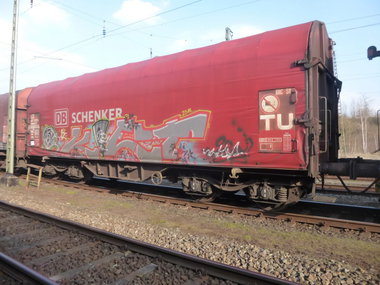 Graffiti Train - Photo by Candyflip - kiet