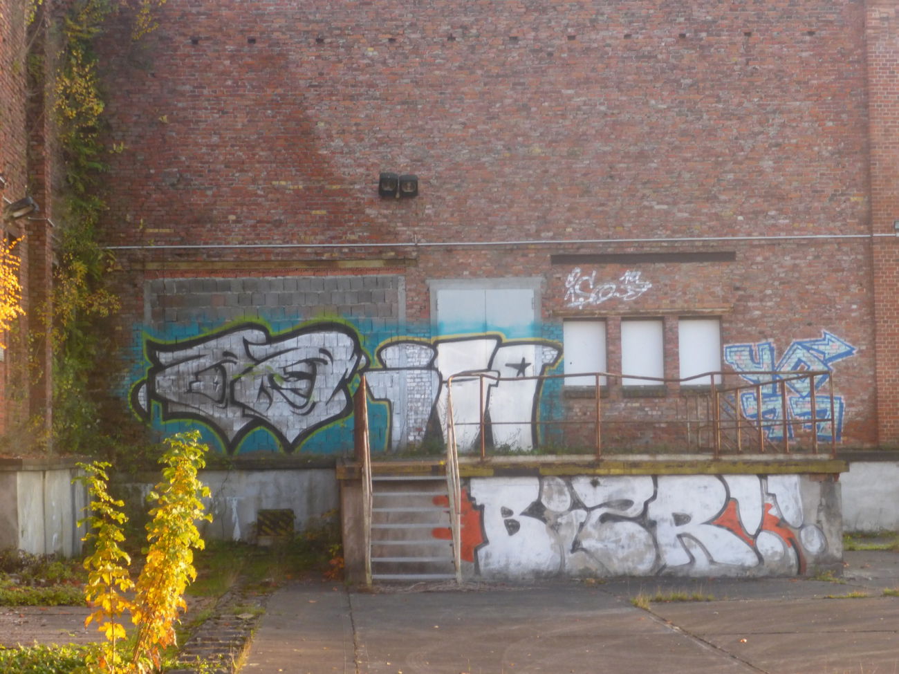 Graffiti Bombing in Magdeburg - Photo by Candyflip - oo, ohoh, caps