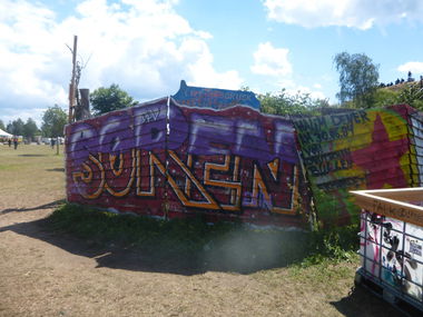 Graffiti Artwork in Lärz - Photo by Candyflip - sören, dfv, fusion (2016)