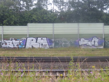 Graffiti Bombing in Deutschland - Photo by Candyflip - ra, bf