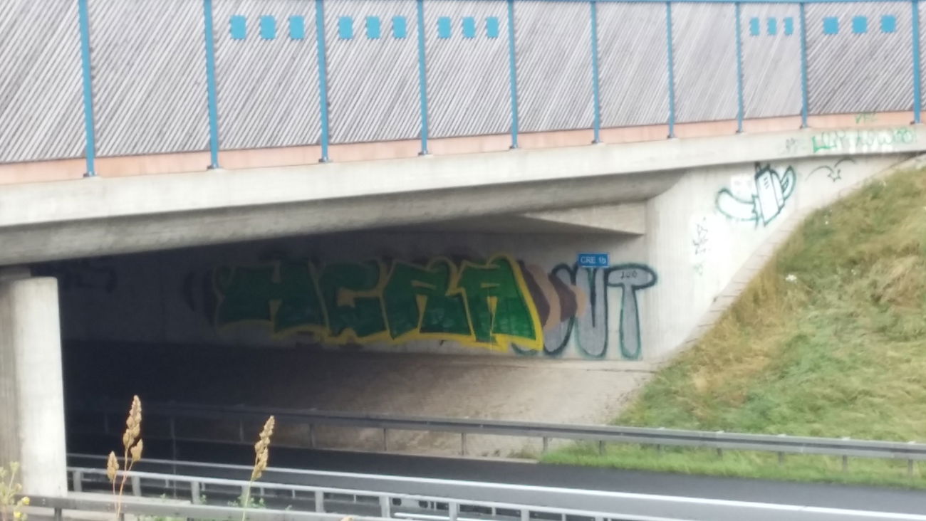 Graffiti Bombing in Deutschland - Photo by Candyflip - hc, ra, hc