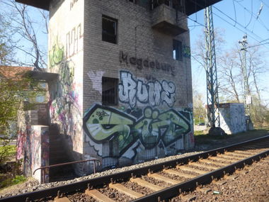 Graffiti Bombing in Magdeburg - Photo by Candyflip - süd, rume