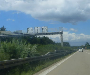 Graffiti Bombing in Magdeburg - Photo by Candyflip - oo, ohoh, magdeburg