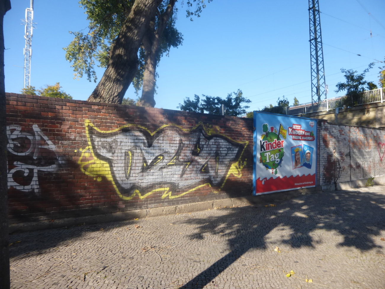 Graffiti Bombing in Magdeburg - Photo by Candyflip - 24, 24er, oo