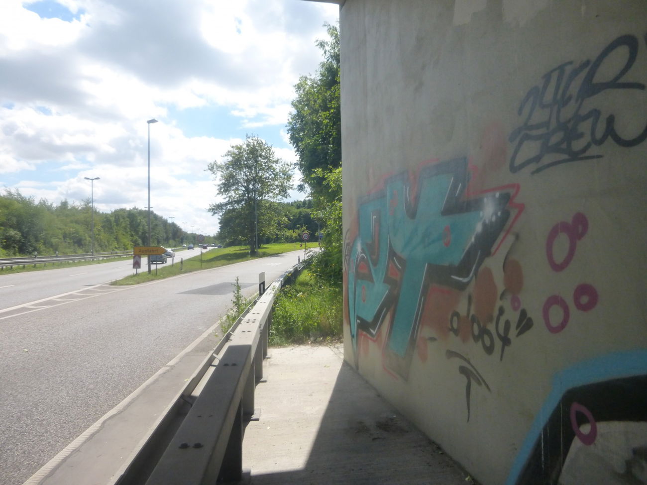 Graffiti Bombing in Magdeburg - Photo by Candyflip - 24, 24er, magdeburg