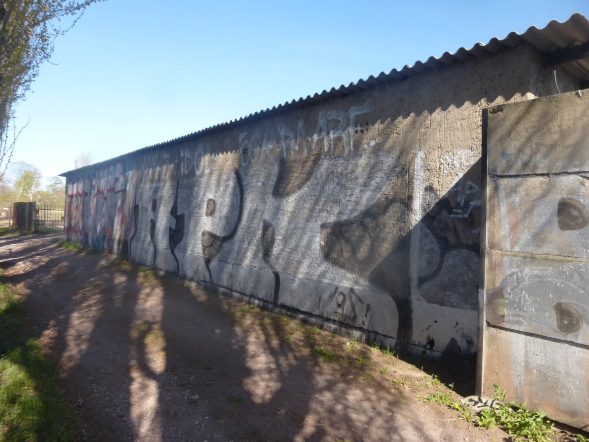 Graffiti Bombing in Magdeburg - Photo by Candyflip - apk