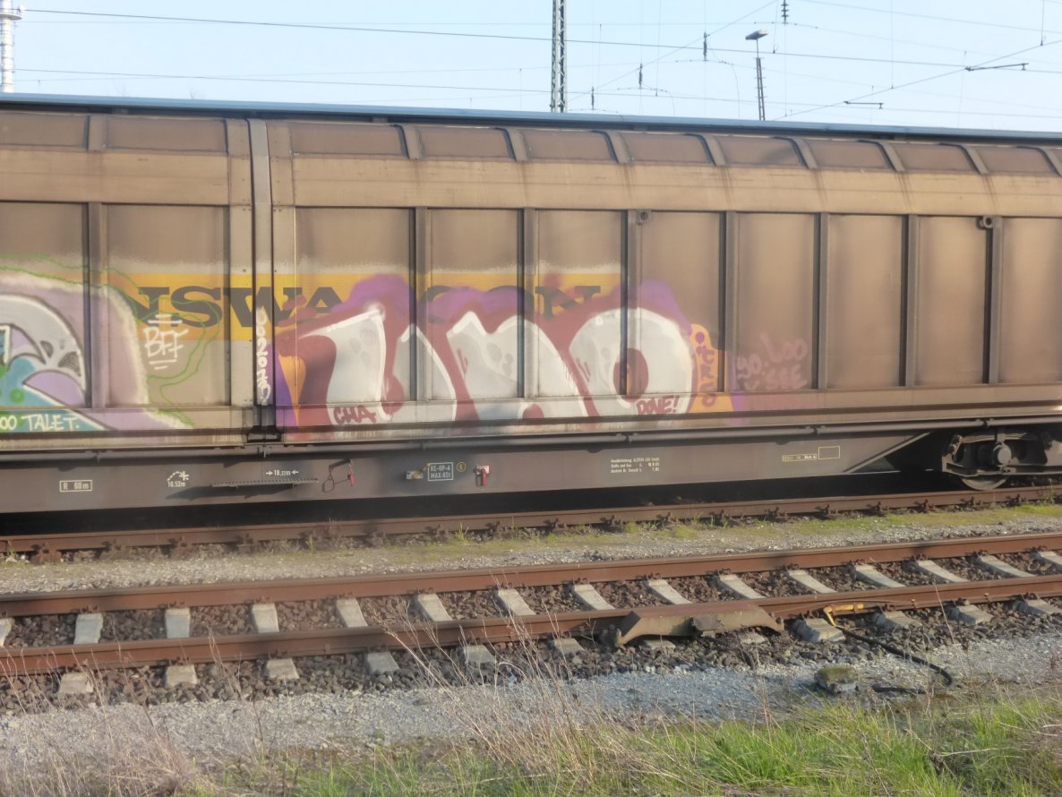 Graffiti Train - Photo by Candyflip - uno