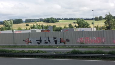 Graffiti Bombing in Deutschland - Photo by Candyflip - fbn, caro, braunschweig