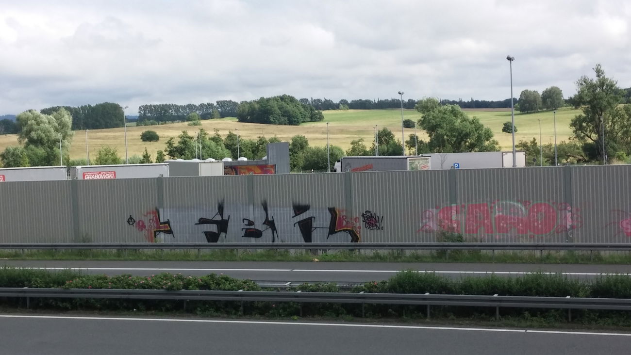 Graffiti Bombing in Deutschland - Photo by Candyflip - fbn, caro, braunschweig