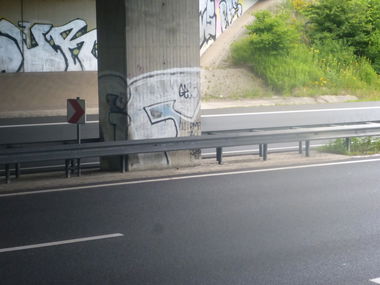 Graffiti Bombing in Braunschweig - Photo by Candyflip - gf, gf, crew