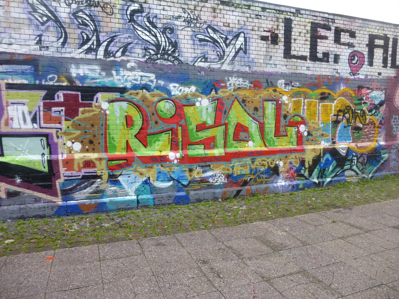 Graffiti Wall in Braunschweig - Photo by Candyflip - risol