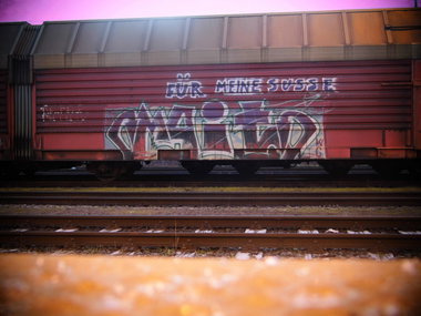 Graffiti Train - Photo by Candyflip - mait