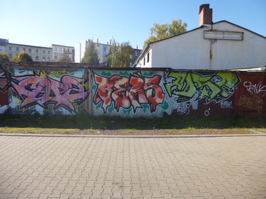 Graffiti Bombing in Magdeburg - Photo by Candyflip - capz, bens, adse