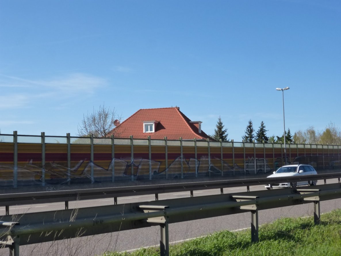 Graffiti Bombing in Magdeburg - Photo by Candyflip - sued