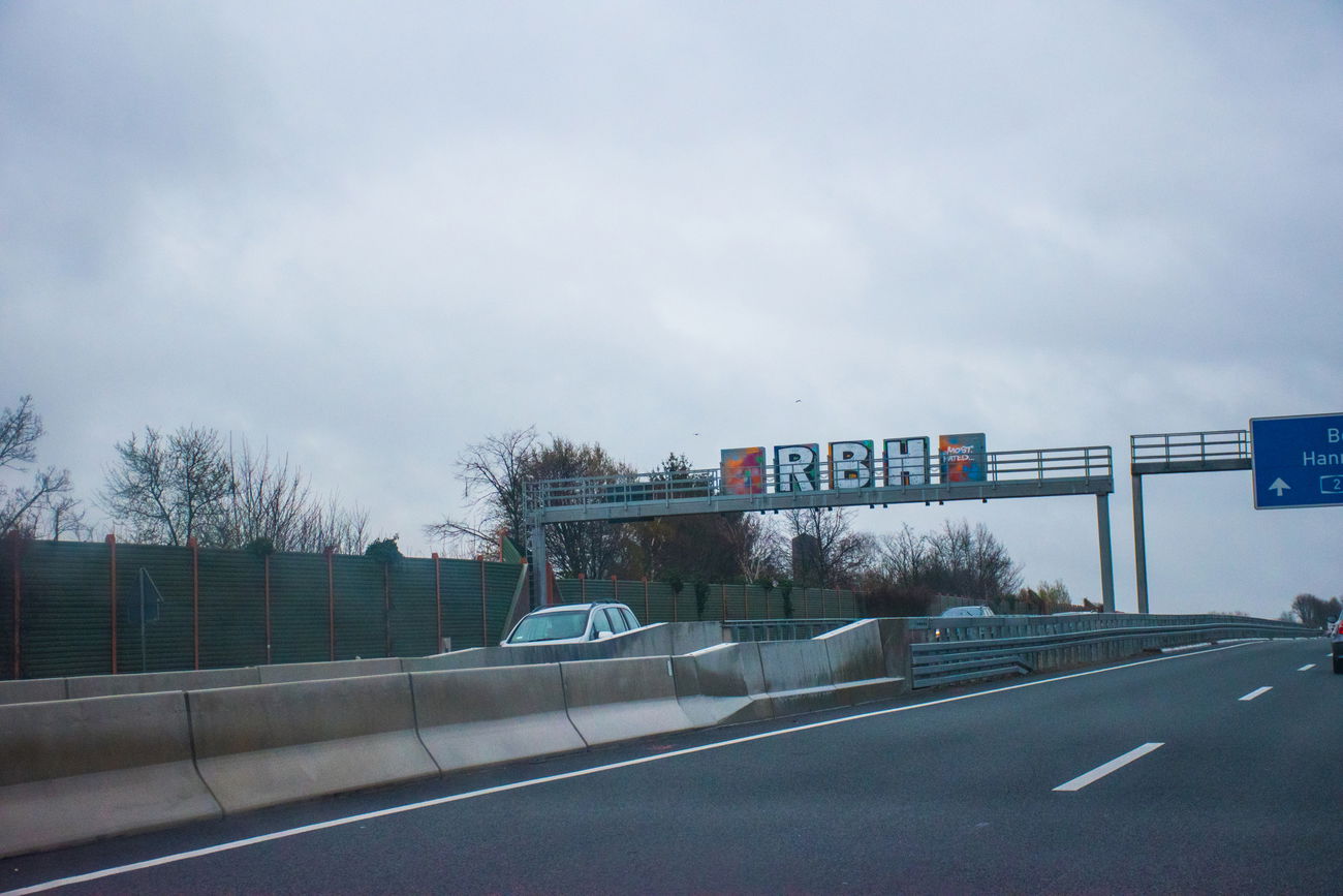 Graffiti Bombing in Hannover - Photo by Candyflip - rbh, ultras, hsv