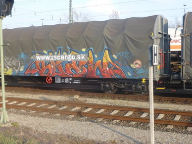 Graffiti Train - Photo by Candyflip - blow