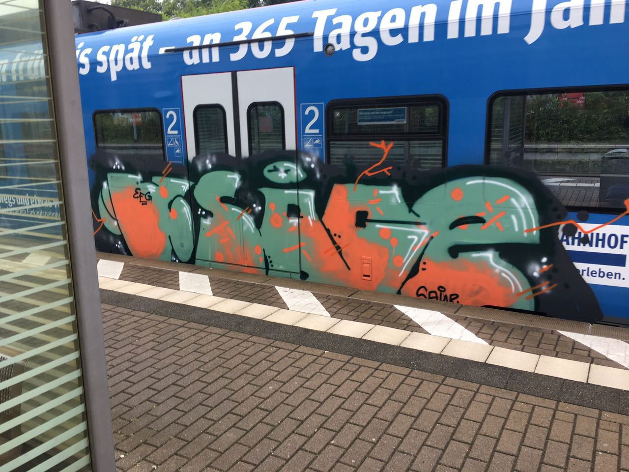 Graffiti Train - Photo by Candyflip